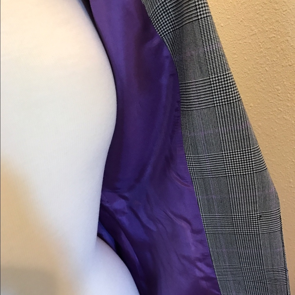 Blazer - Picture 4 of 4